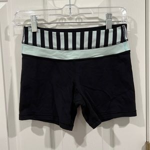 LULULEMON short 4” REVERSE-ABLE